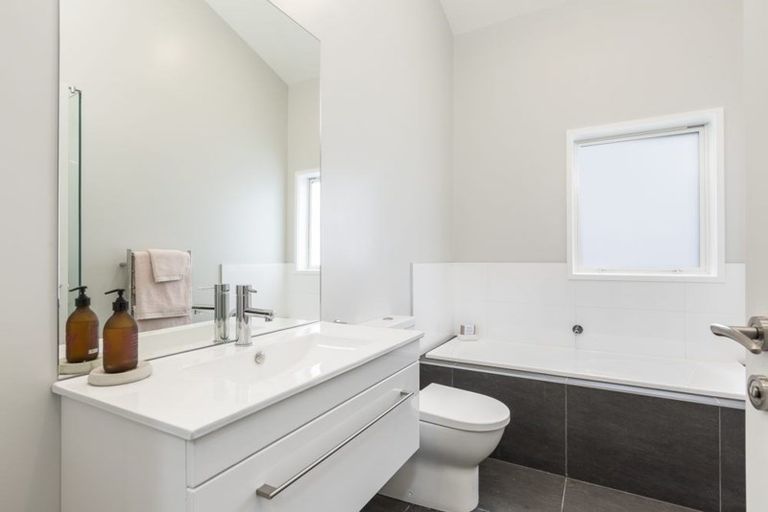 Photo of property in 35a Taurus Crescent, Beach Haven, Auckland, 0626