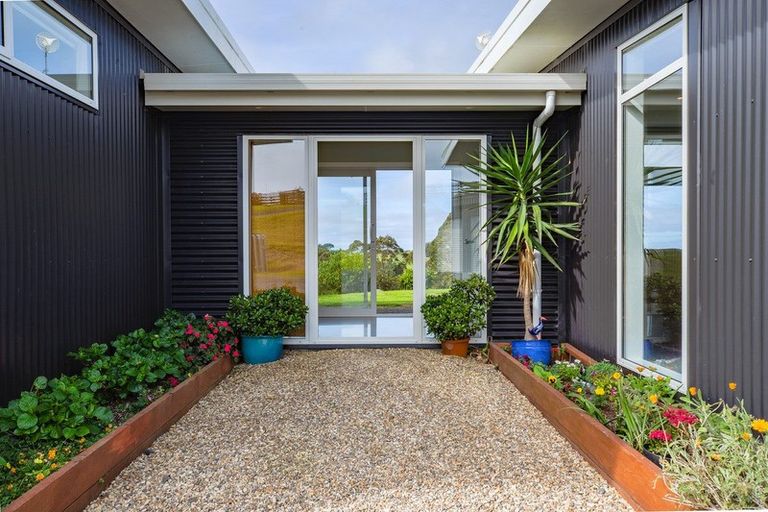 Photo of property in 69 Cemetery Road, Te Arai, Wellsford, 0975