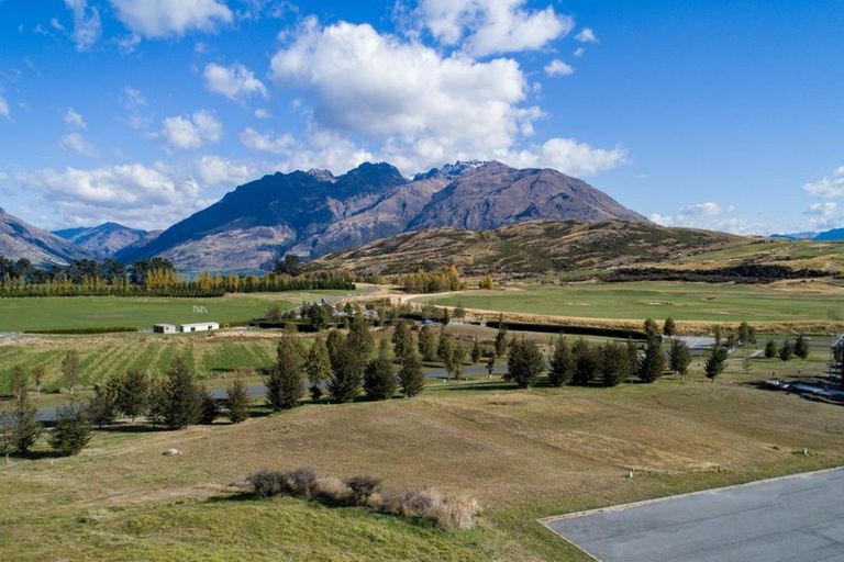 Photo of property in 17 Soudley Court, Jacks Point, Queenstown, 9371