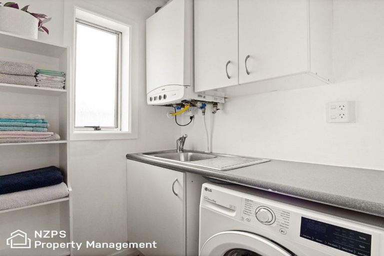 Photo of property in 324 Bay View Road, South Dunedin, Dunedin, 9012