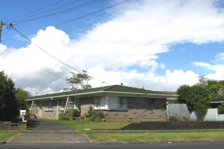 Photo of property in 132 Astley Avenue, New Lynn, Auckland, 0600