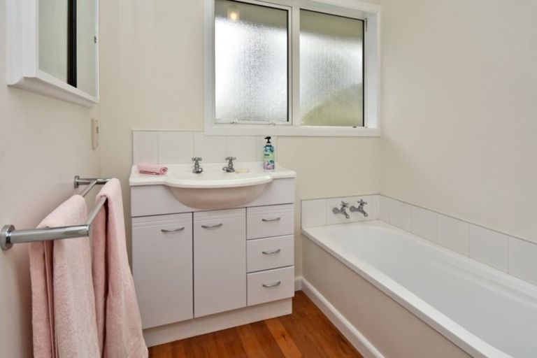 Photo of property in 2/71 Cashmere Road, Cashmere, Christchurch, 8022