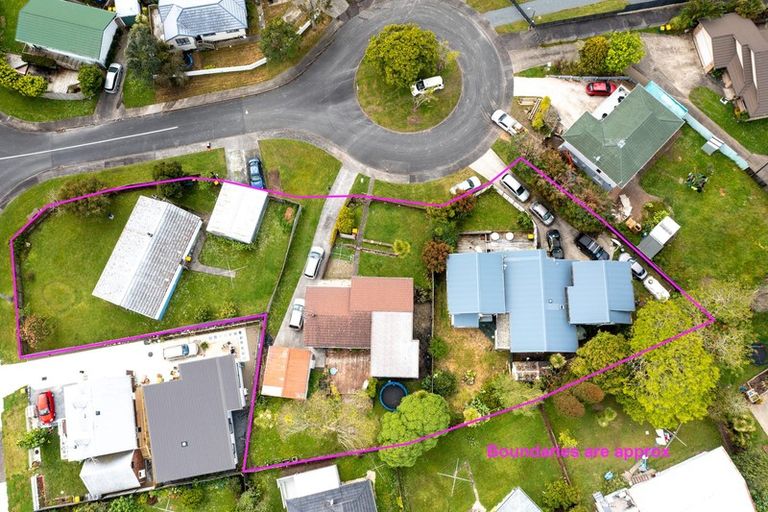 Photo of property in 3 Ballial Place, West Harbour, Auckland, 0618