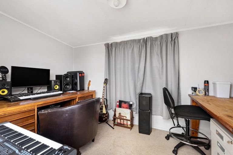 Photo of property in 2/24 Templeton Place, Clendon Park, Auckland, 2103