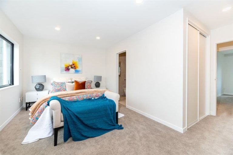 Photo of property in 6 Meritage Lane, Te Atatu South, Auckland, 0610