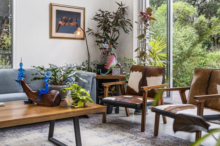 Photo of property in 11a Wernham Place, Northcote, Auckland, 0626