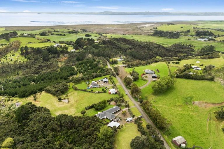 Photo of property in 158 Mcleod Road, South Head, Helensville, 0874