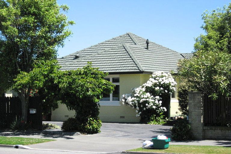 Photo of property in 247 Avonhead Road, Avonhead, Christchurch, 8042