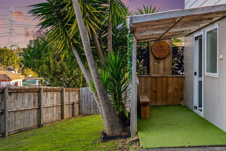 Photo of property in 7 Faram Place, Massey, Auckland, 0614