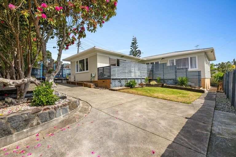 Photo of property in 58 Tiroroa Avenue, Te Atatu South, Auckland, 0610