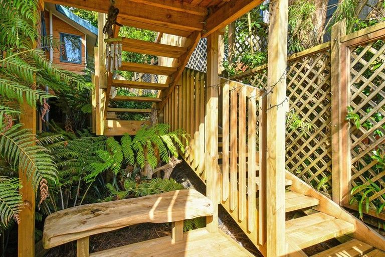 Photo of property in 18 Gibbs Crescent, Red Hill, Papakura, 2110