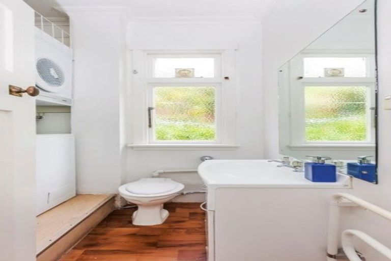 Photo of property in 3 Talavera Terrace, Kelburn, Wellington, 6012