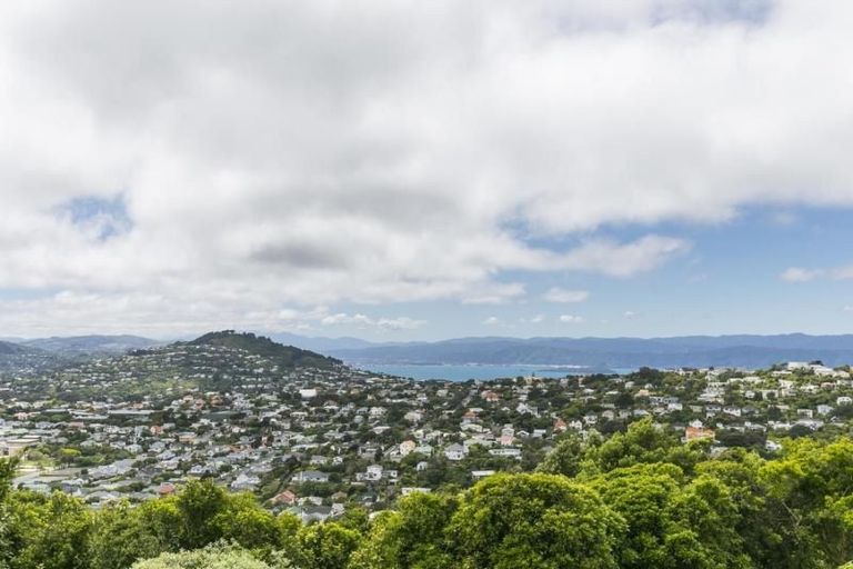 Photo of property in 18 Kilsyth Street, Karori, Wellington, 6012