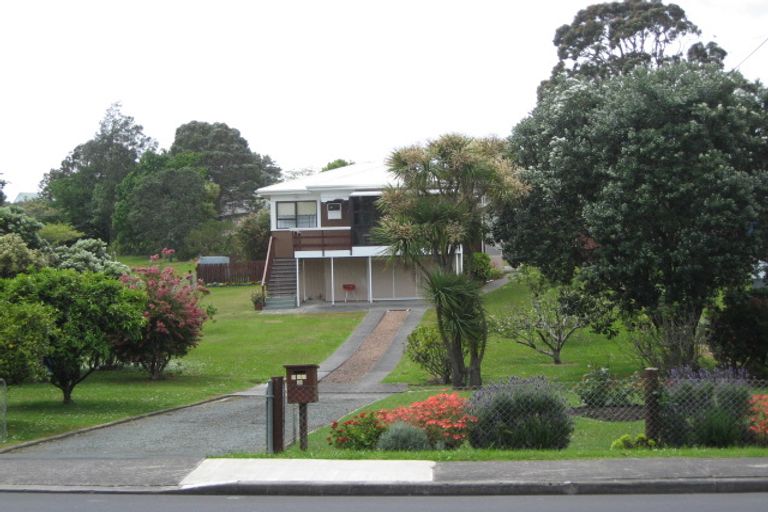 Photo of property in 913 Whangaparaoa Road, Manly, Whangaparaoa, 0930