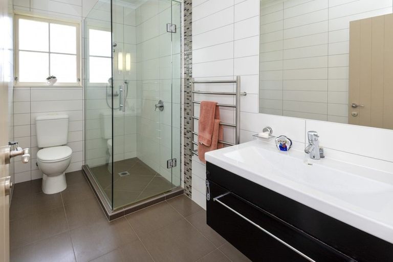 Photo of property in 20 Granger Road, Cockle Bay, Auckland, 2014