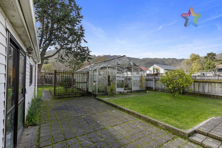 Photo of property in 65 Glen Road, Stokes Valley, Lower Hutt, 5019