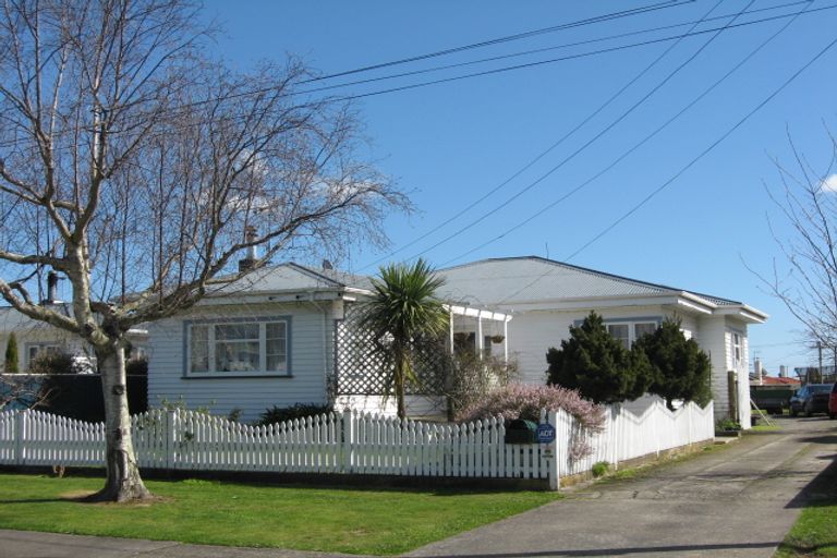 Photo of property in 15 Quinn Road, Levin, 5510