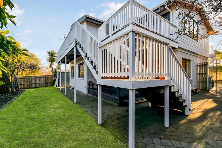 Photo of property in 13a Grand Vue Road, Kawaha Point, Rotorua, 3010
