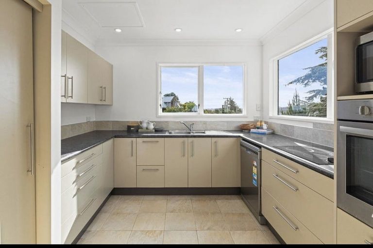 Photo of property in 20 Shakespeare Road, Bastia Hill, Whanganui, 4500