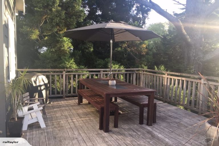 Photo of property in 369 Triangle Road, Henderson, Auckland, 0610