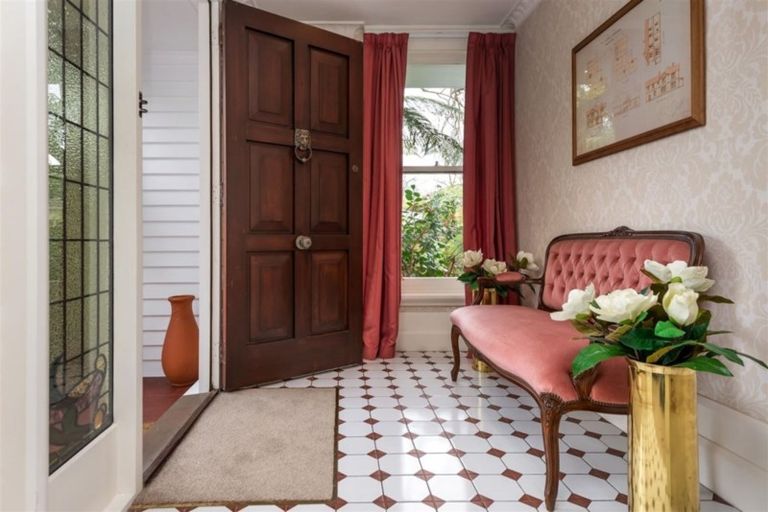 Photo of property in Chilcombe Homestead, 4 Medbury Terrace, Fendalton, Christchurch, 8041