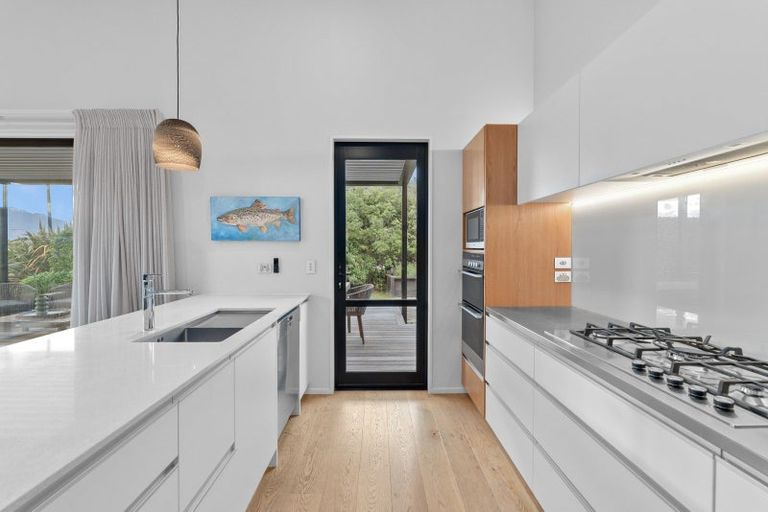 Photo of property in 1 Kirimoko Crescent, Wanaka, 9305