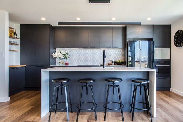 Photo of property in 8a Huka Road, Birkenhead, Auckland, 0626