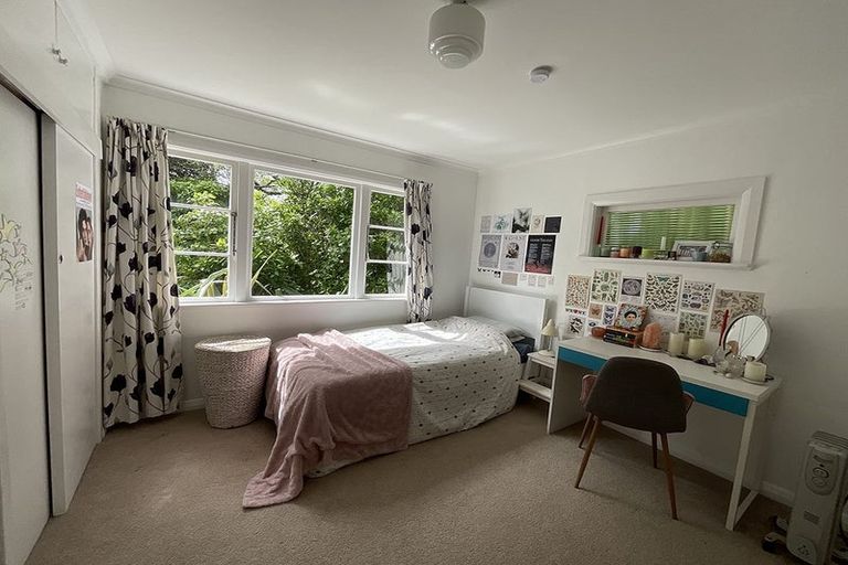 Photo of property in 2 Te Kura Road, Pukerua Bay, 5026