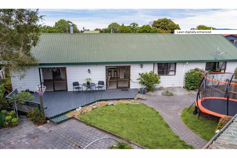 Photo of property in 11 Kowai Place, Amberley, 7410