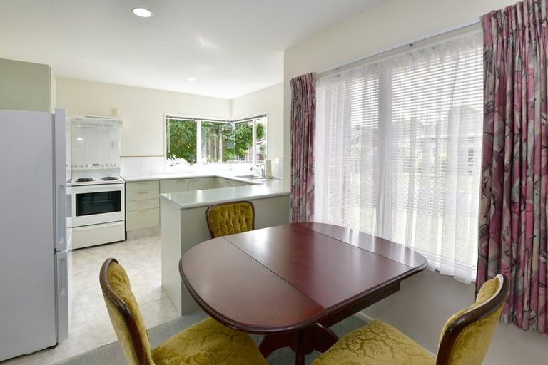 Photo of property in 26 The Grove, Red Beach, 0932