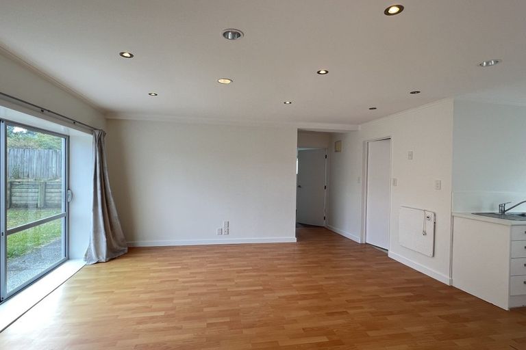 Photo of property in 19 James Street, Glenfield, Auckland, 0629