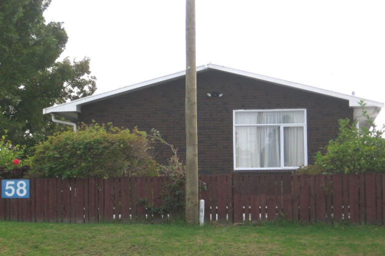 Photo of property in 58 Mcleod Road, Te Atatu South, Auckland, 0610