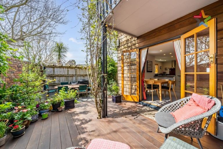 Photo of property in 2a Hobbs Grove, Epuni, Lower Hutt, 5011