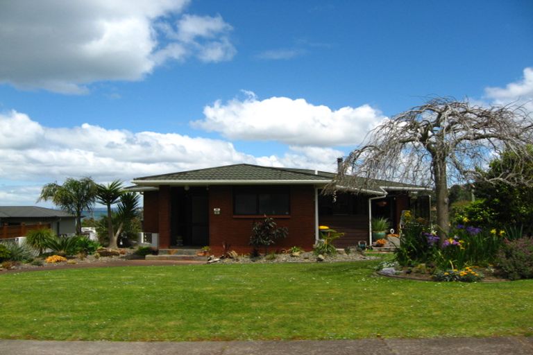 Photo of property in 21 Zita Avenue, Matakatia, Whangaparaoa, 0930