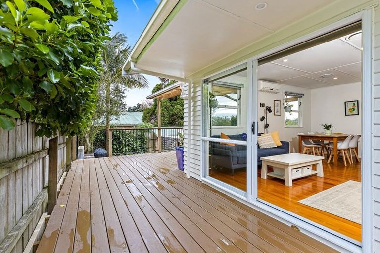 Photo of property in 33 Meilland Place, Glen Eden, Auckland, 0602