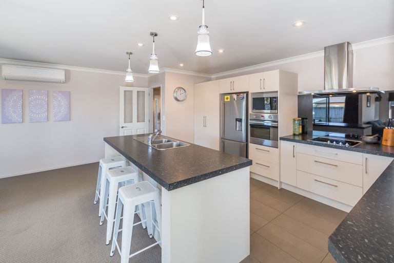 Photo of property in 26 Henley Close, Rolleston, 7614