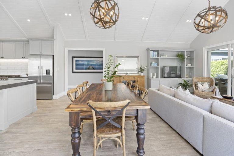 Photo of property in 56 Weatherly Drive, Beachlands, Auckland, 2018
