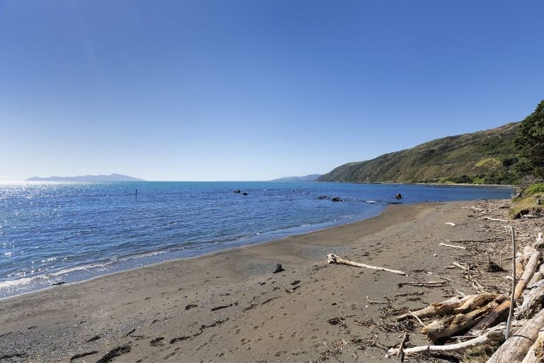 Photo of property in 7 Ocean Parade, Pukerua Bay, 5026