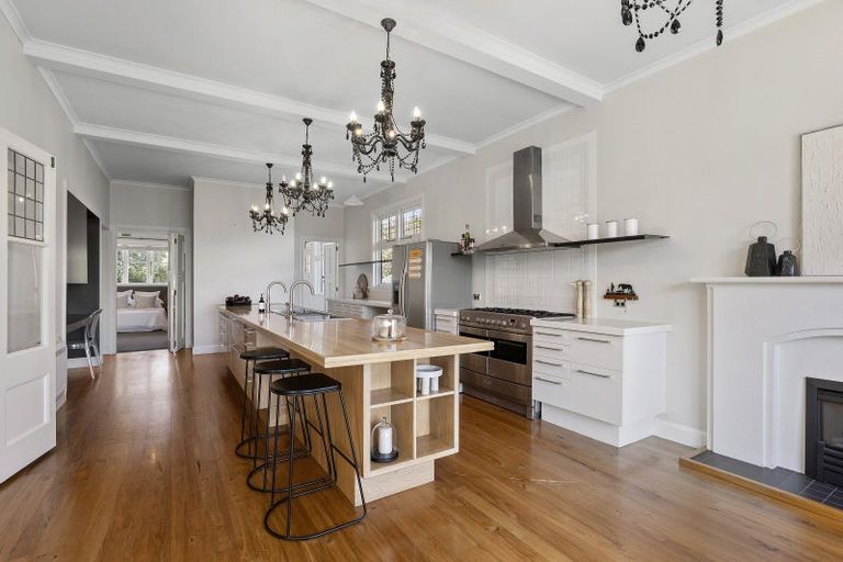 Photo of property in 14 Macmillan Avenue, Cashmere, Christchurch, 8022