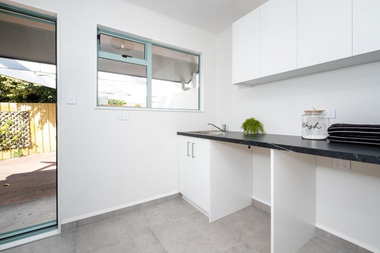 Photo of property in 3/42 Campbell Street, Havelock North, 4130