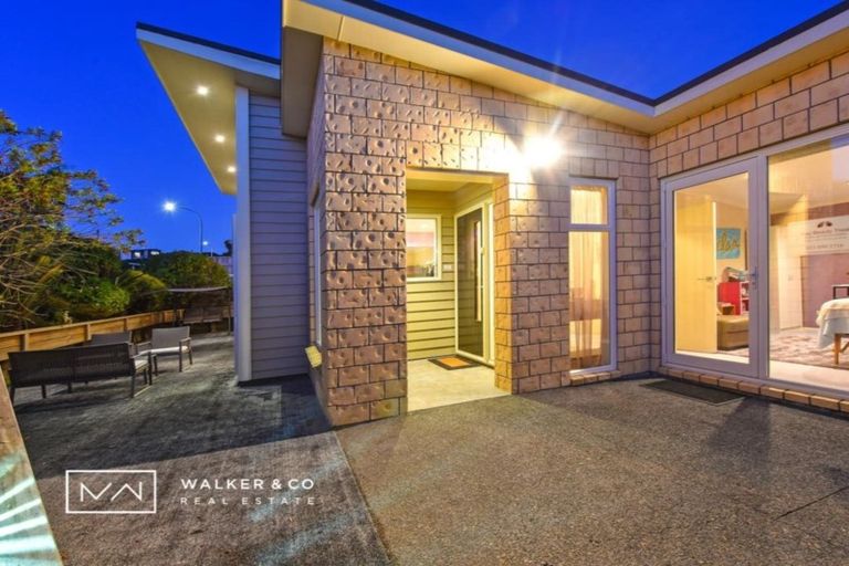 Photo of property in 13 Colin Guppy Crescent, Riverstone Terraces, Upper Hutt, 5018