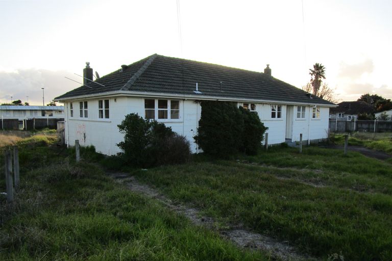 Photo of property in 6-7 Portsmouth Street, Bayswater, Auckland, 0622