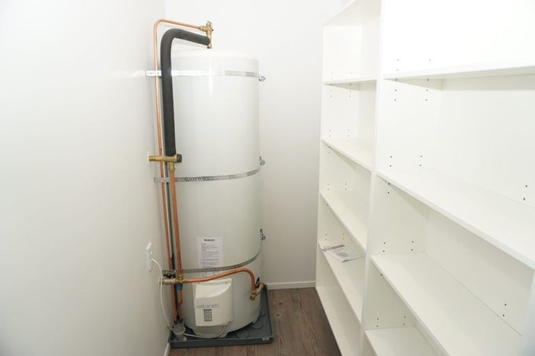 Photo of property in 24 Pakaraka Drive, Papakura, 2110