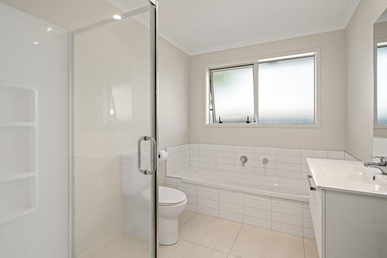 Photo of property in 10 Dunkeld Drive, Papamoa, 3118