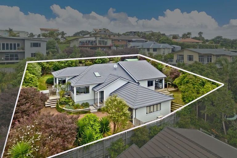 Photo of property in 24 Coralsea Way, Arkles Bay, Whangaparaoa, 0932