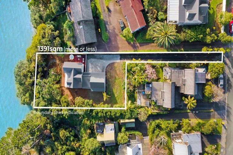 Photo of property in 27 Telstar Place, Beach Haven, Auckland, 0626