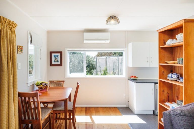 Photo of property in 15 Ferry Street, Foxton Beach, Foxton, 4815