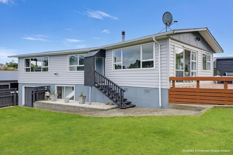 Photo of property in 2 Bromley Place, Westown, New Plymouth, 4310