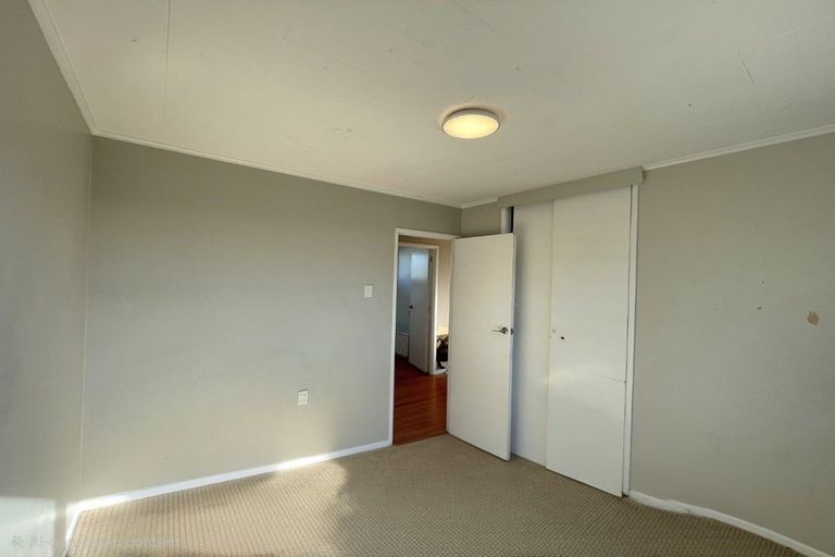 Photo of property in 22 Simons Street, Moturoa, New Plymouth, 4310