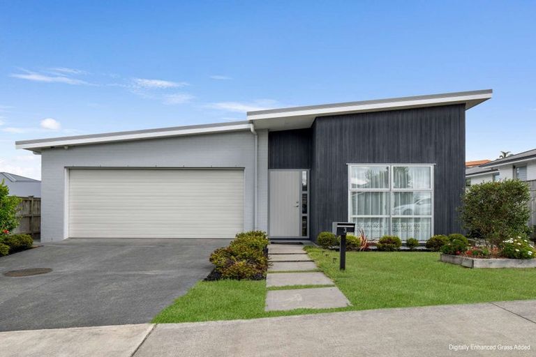 Photo of property in 3 Taikura Avenue, Red Beach, 0932